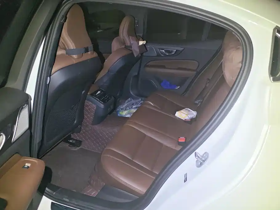 Volvo S60 — миниатюра 11