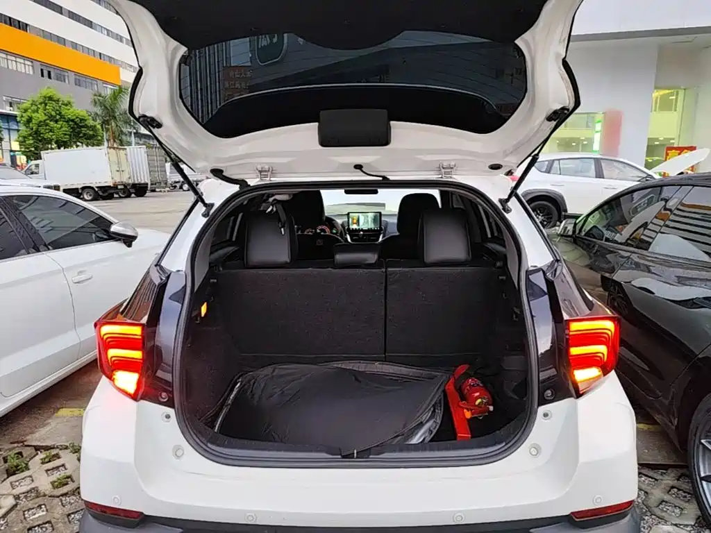 Toyota Yaris L — миниатюра 19