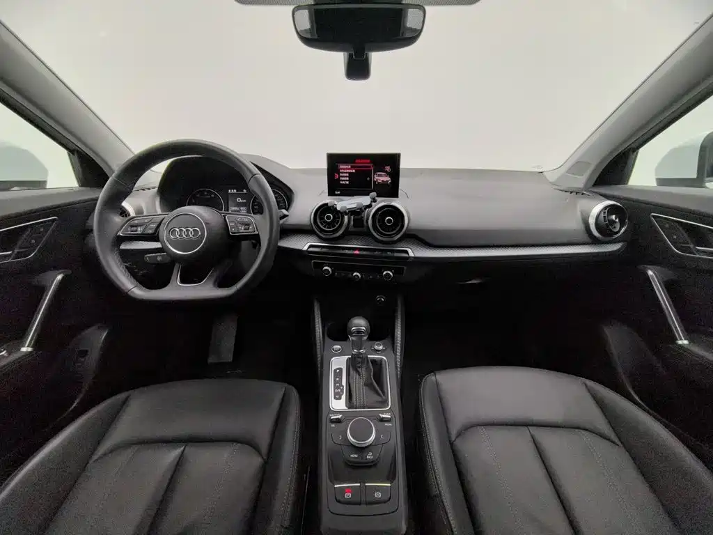 Audi Q2L — миниатюра 5