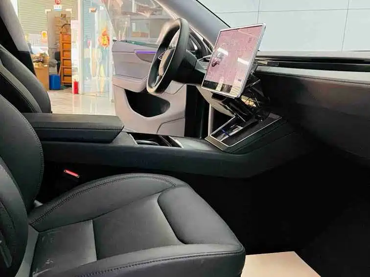 Tesla Model Y — фотографии объявления, Фото 13