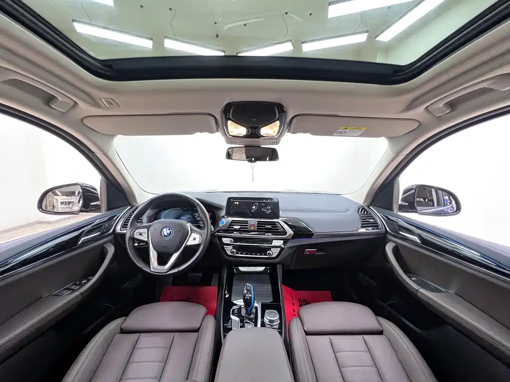BMW iX3 — миниатюра 19