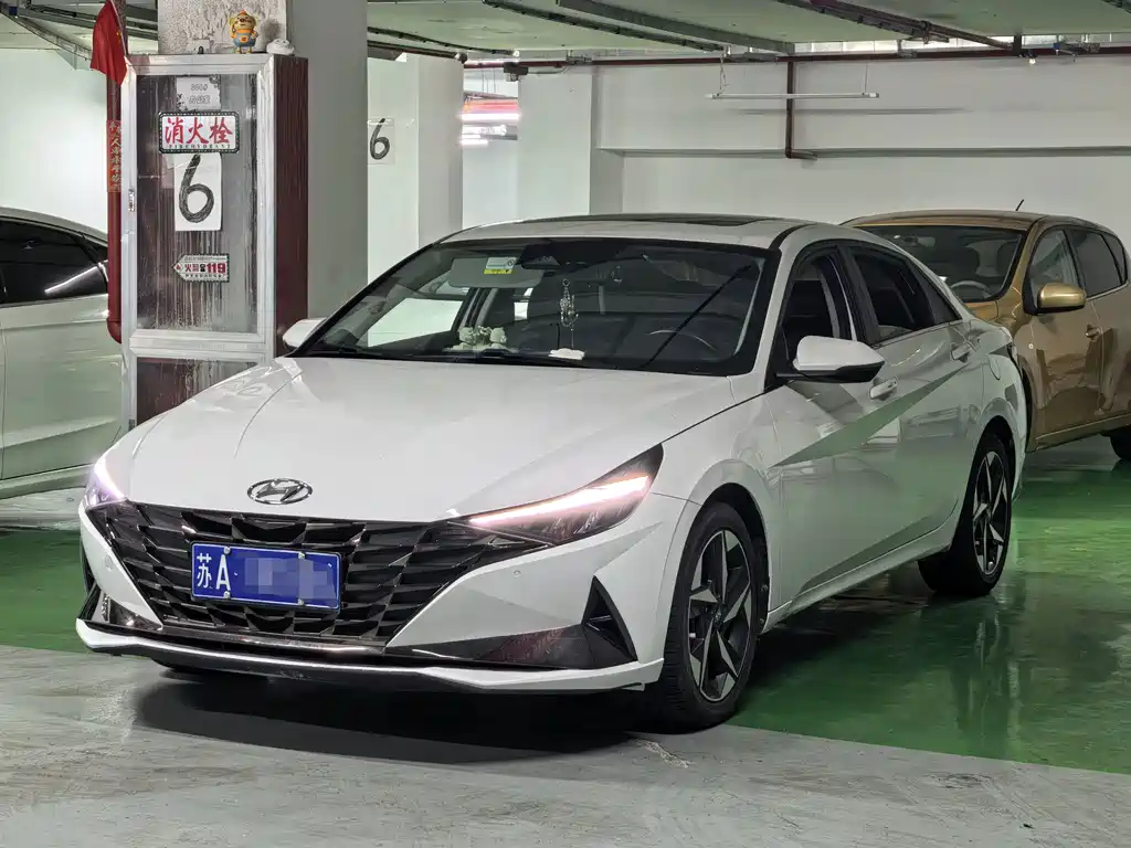 Hyundai Elantra