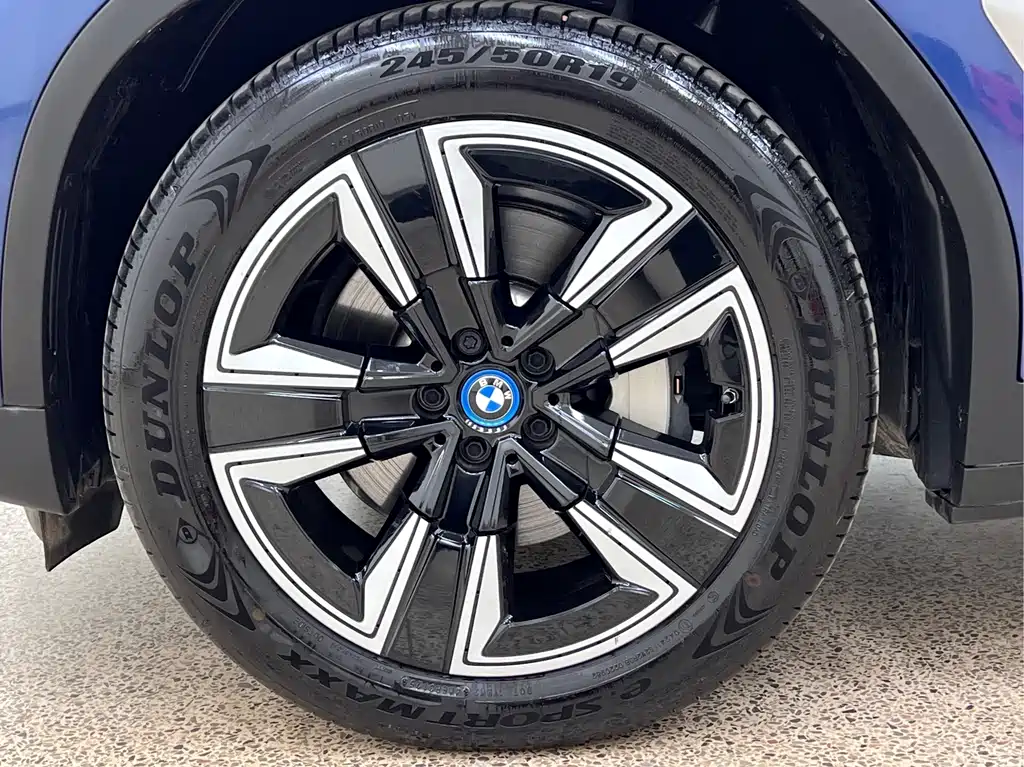 BMW iX3 — миниатюра 9