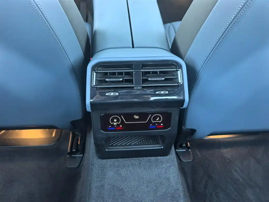 BMW 5 Series — миниатюра 14