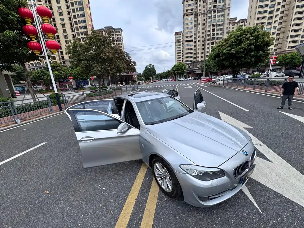 BMW 5 Series — миниатюра 18