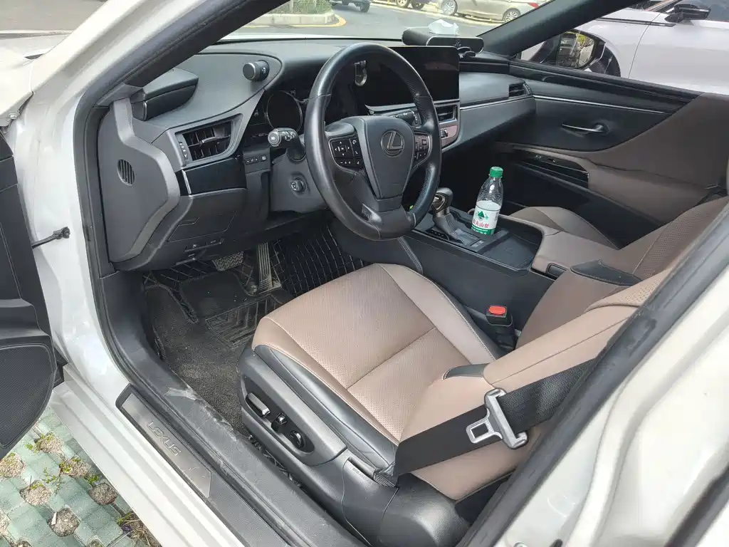 Lexus ES — миниатюра 2