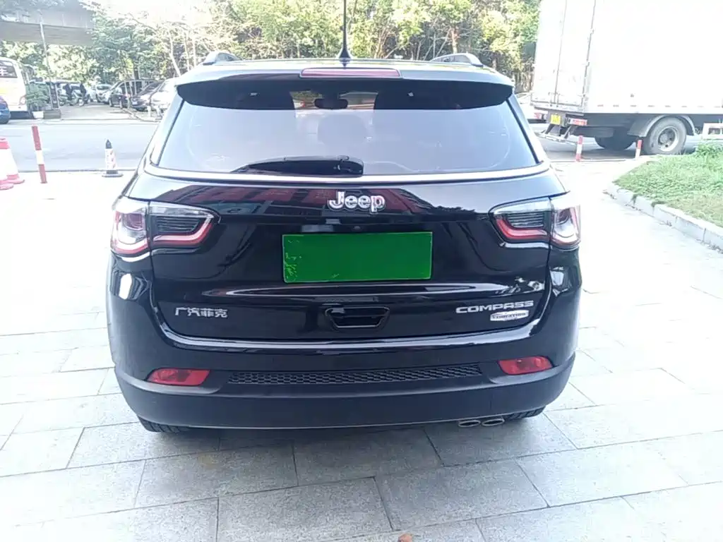Jeep Compass — миниатюра 6