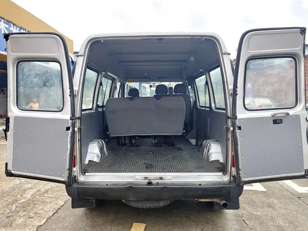 Ford Transit Classic — миниатюра 21