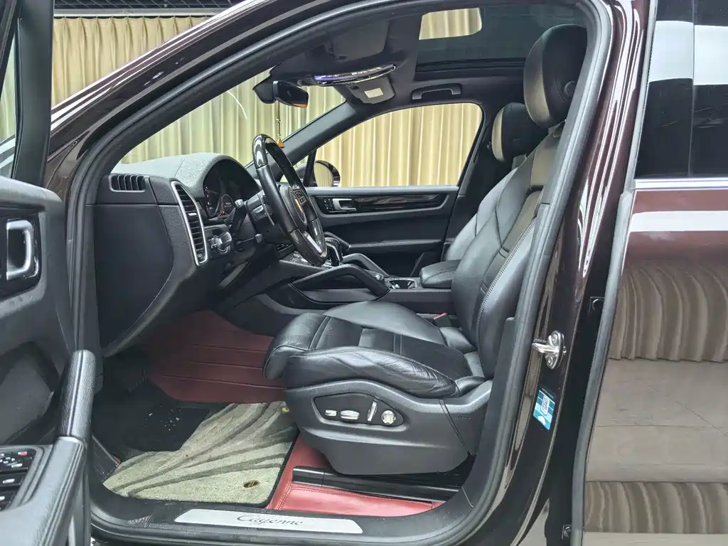 Porsche Cayenne — миниатюра 4