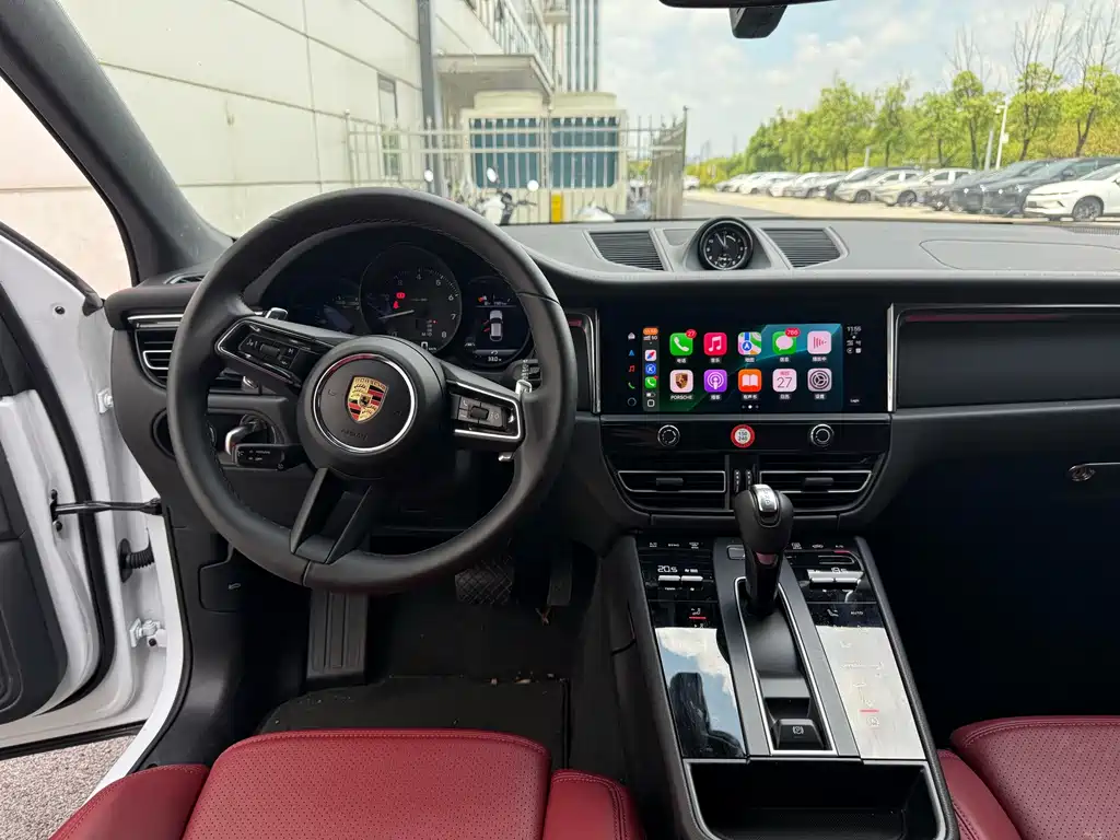 Porsche Macan — миниатюра 11