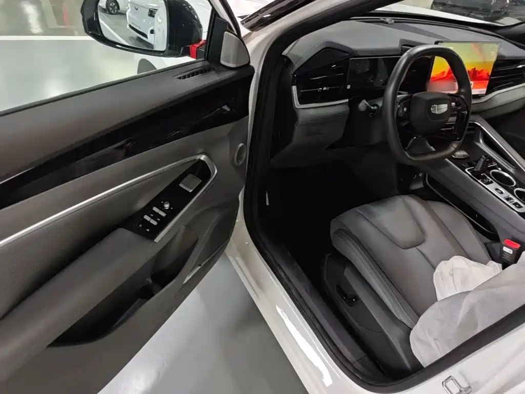 Geely Boyue — миниатюра 16
