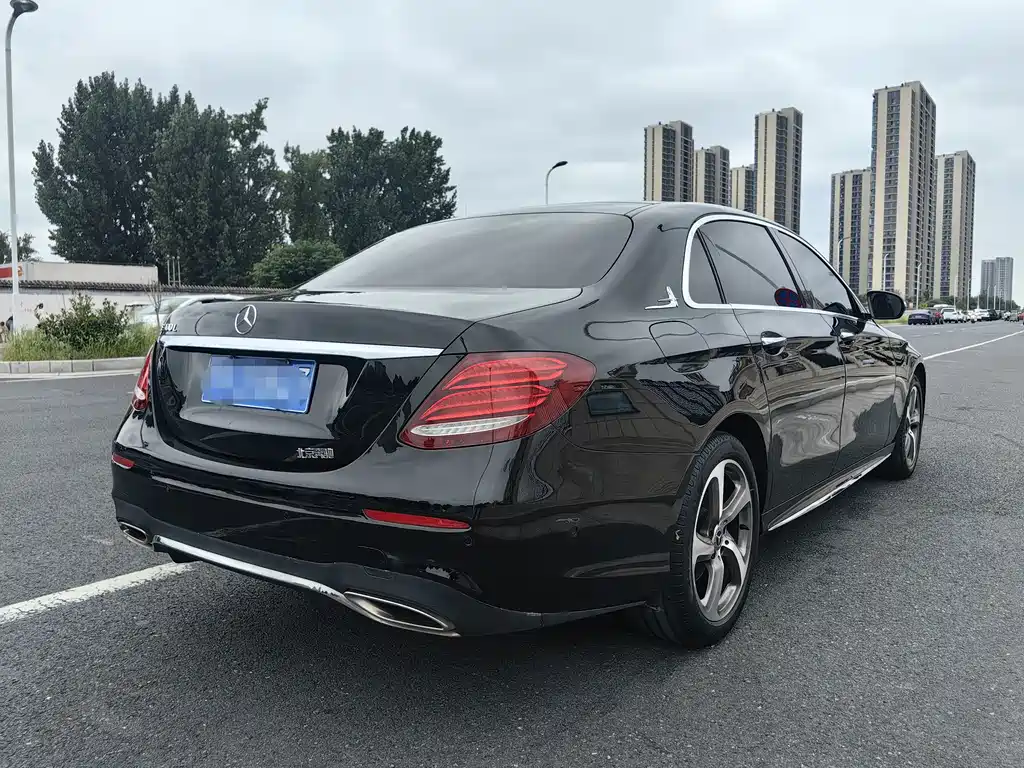 Mercedes-Benz E-Class — миниатюра 4
