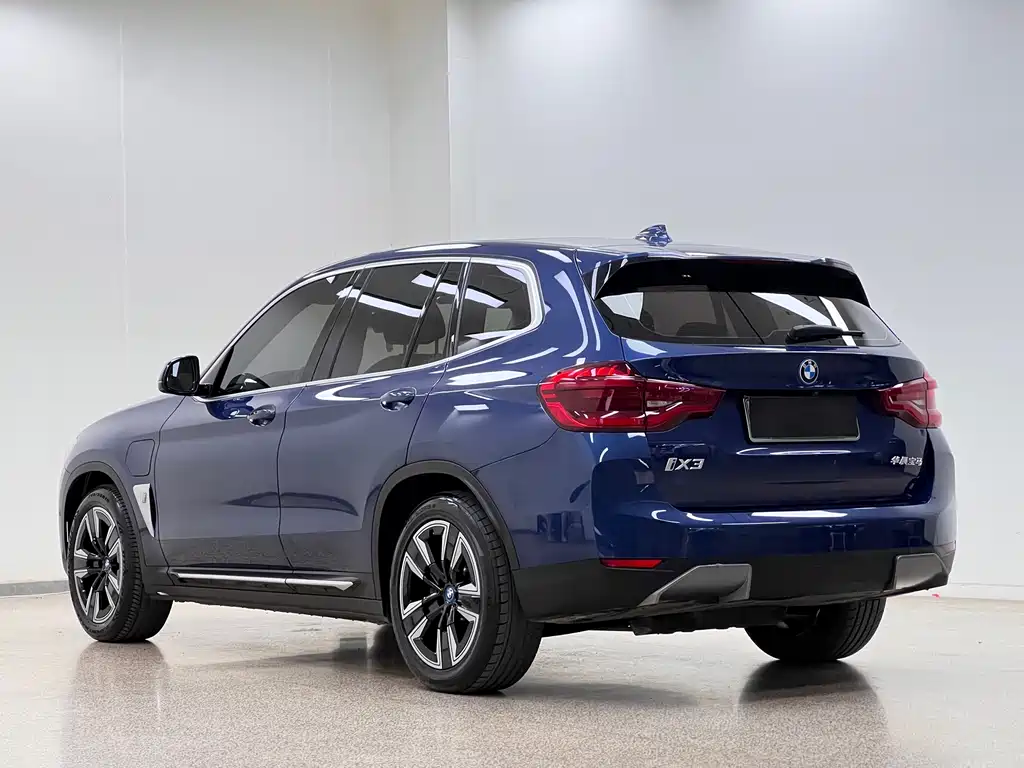 BMW iX3 — миниатюра 5