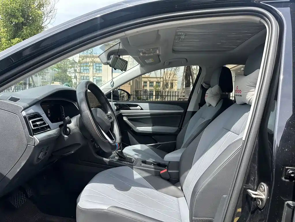 Volkswagen Lavida — миниатюра 4