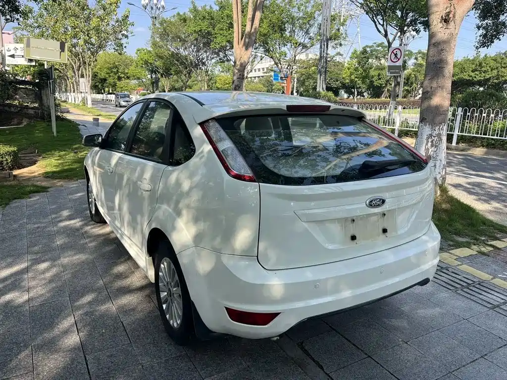 Ford Focus — миниатюра 8