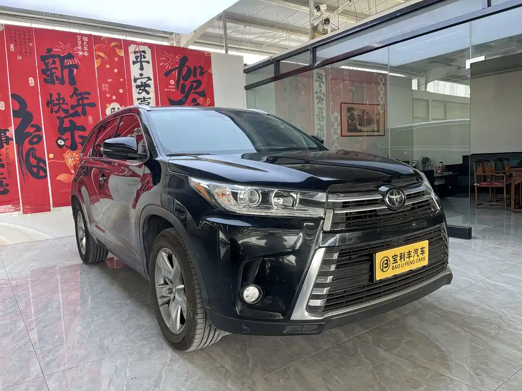TOYOTA HIGHLANDER