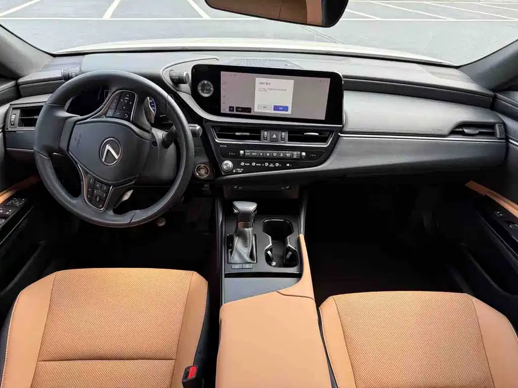 Lexus ES — миниатюра 7