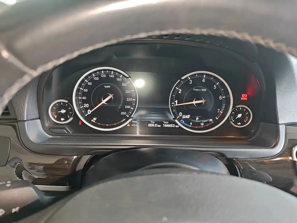 BMW 5 Series — миниатюра 12