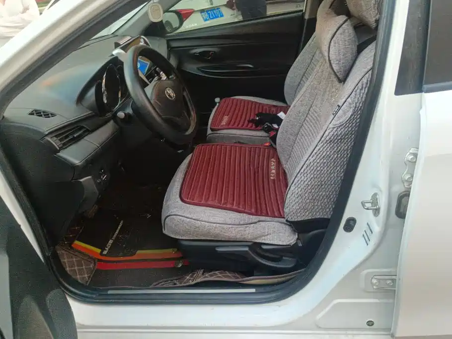 Toyota Yaris L — миниатюра 9