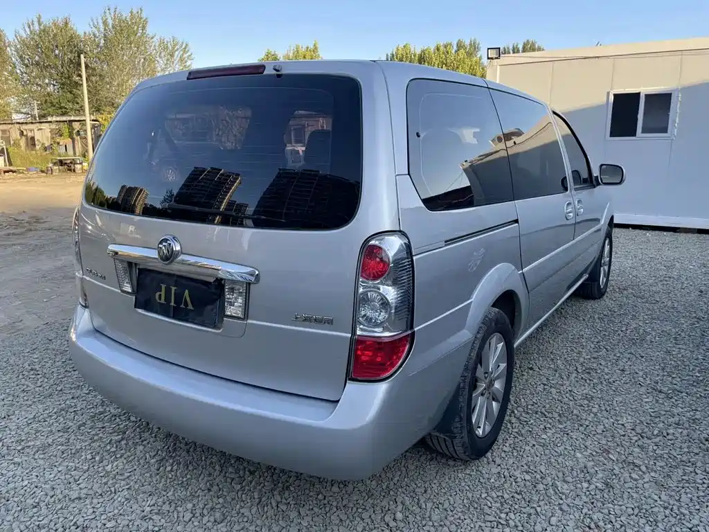 Buick GL8 — миниатюра 8