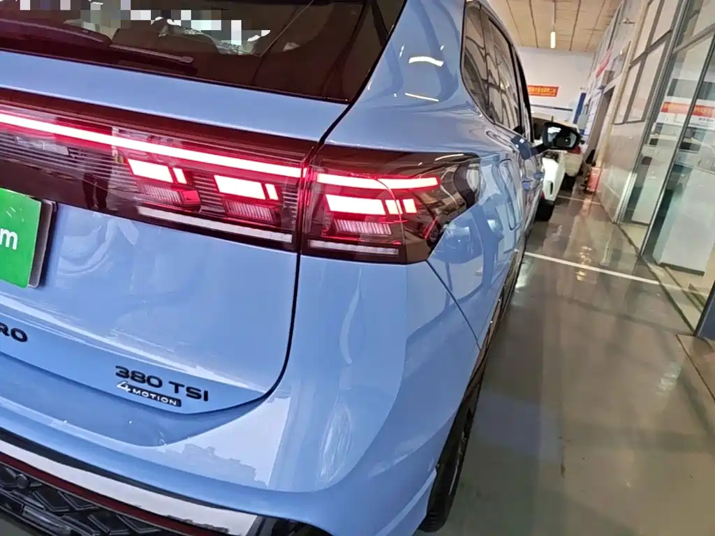 Volkswagen Tiguan L — миниатюра 8