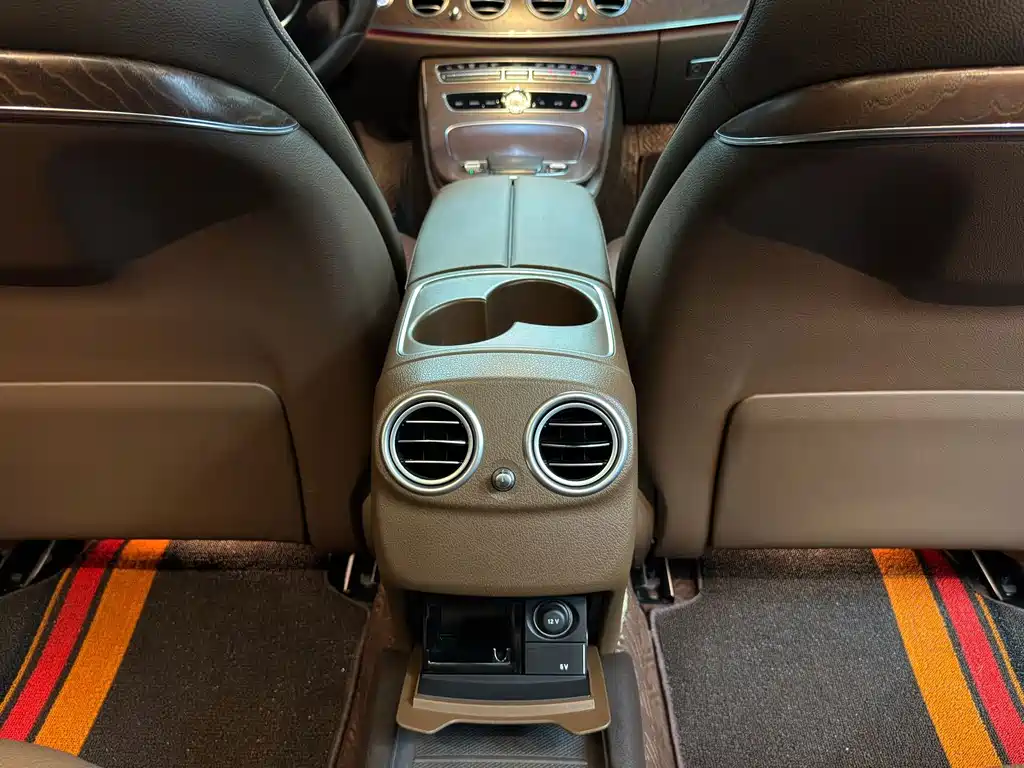 Mercedes-Benz E-Class — миниатюра 13
