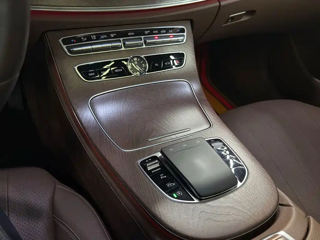 Mercedes-Benz E-Class — миниатюра 14