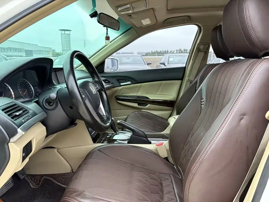 Honda Accord — миниатюра 12