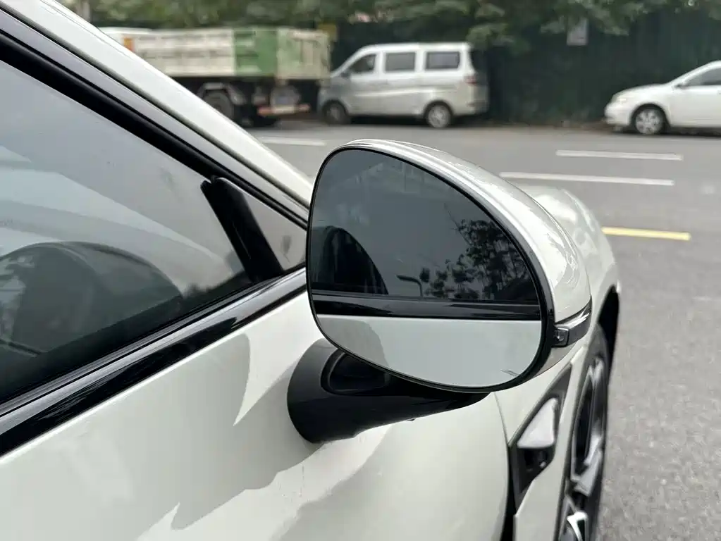Xiaomi SU7 — миниатюра 6