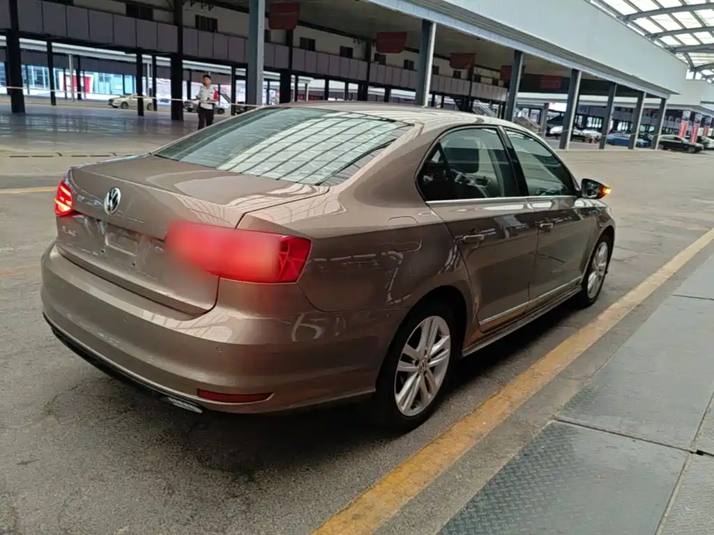 Volkswagen Sagitar — миниатюра 7