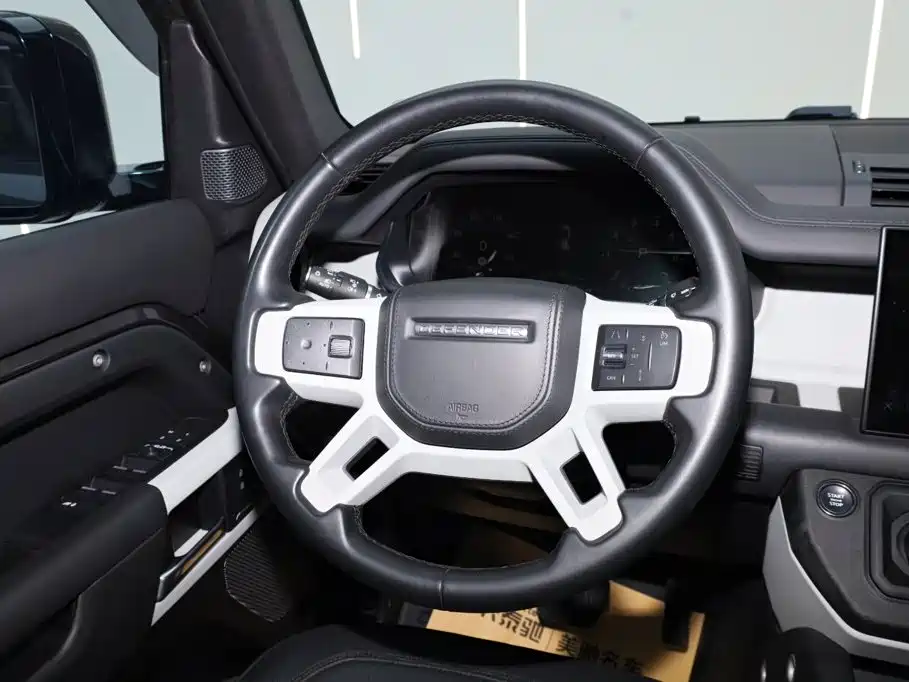 Land Rover Defender — миниатюра 5