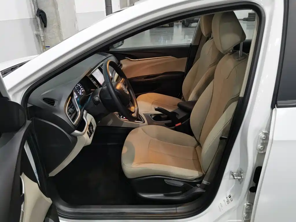 Buick Excelle — миниатюра 10