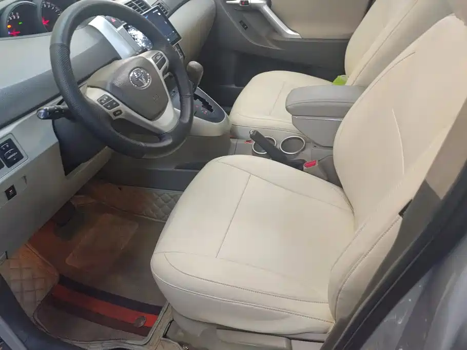 Toyota Verso — миниатюра 9