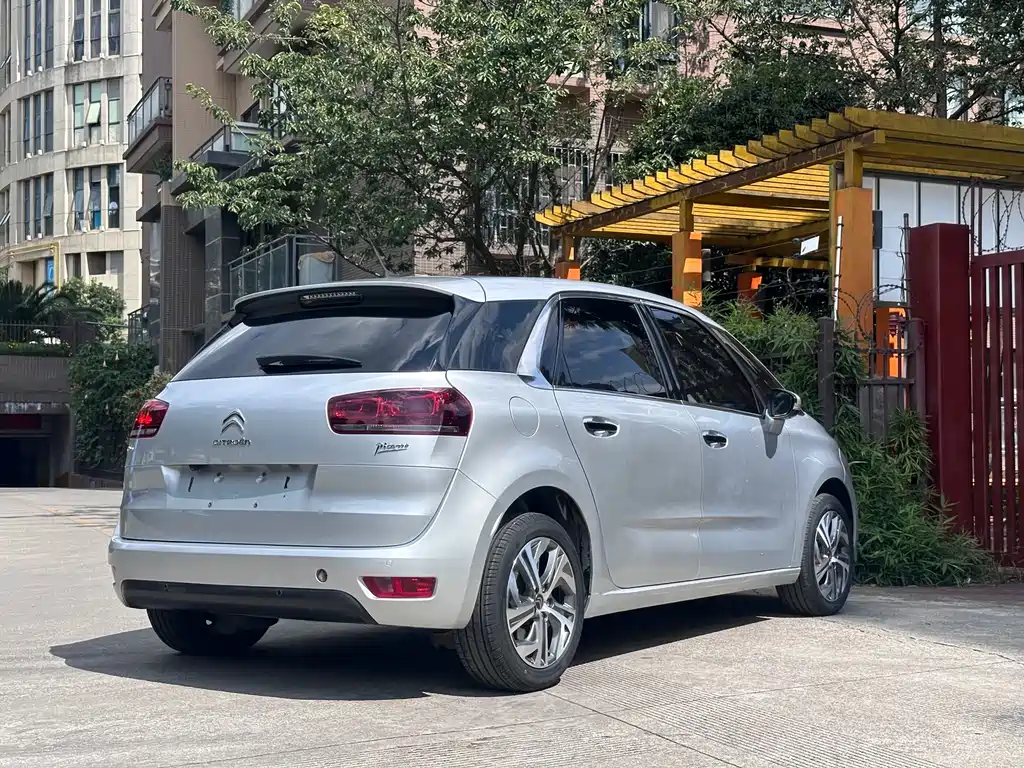 Citroen C4 Picasso — миниатюра 14