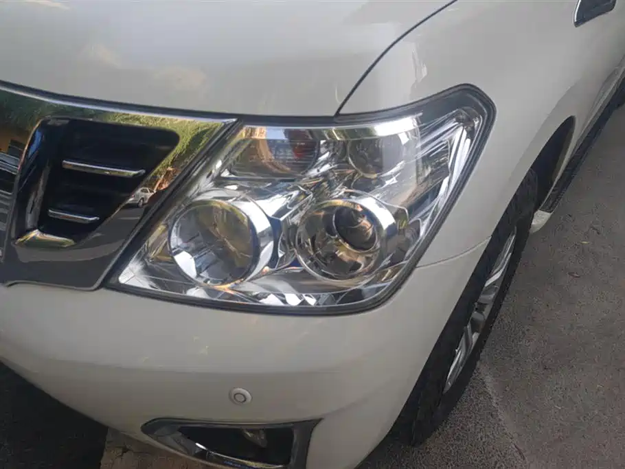 NISSAN TOURE