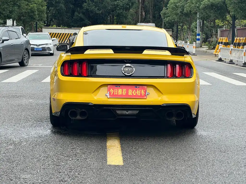 Ford Mustang — миниатюра 5