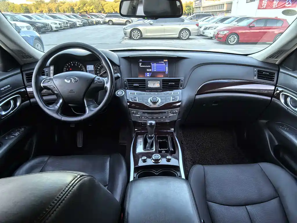 Infiniti Q70 — миниатюра 10
