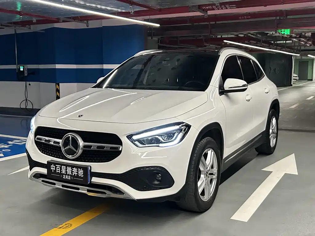 MERCEDES-BENZ GLA
