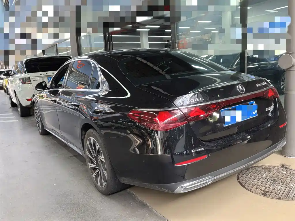 Mercedes-Benz E-Class — миниатюра 12