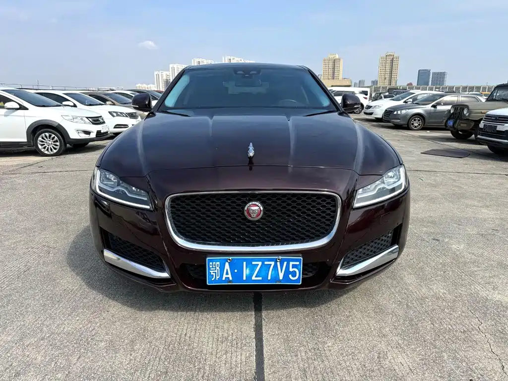 Jaguar XFL — миниатюра 2