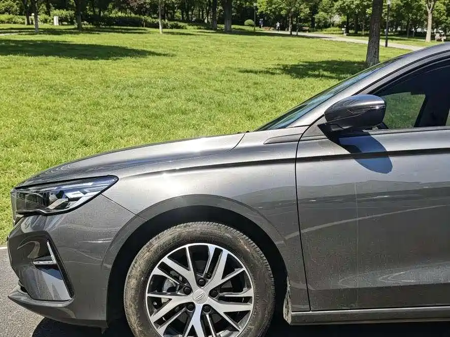 Geely Emgrand — миниатюра 6