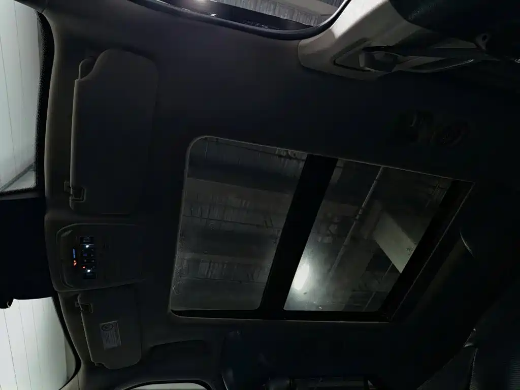 Ford Explorer — миниатюра 14