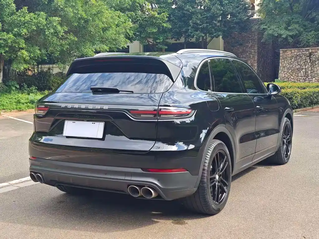 Porsche Cayenne — миниатюра 7