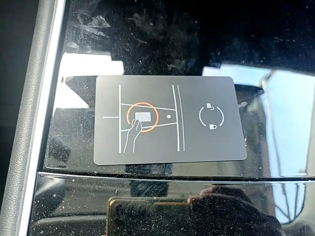 Tesla Model 3 — миниатюра 9