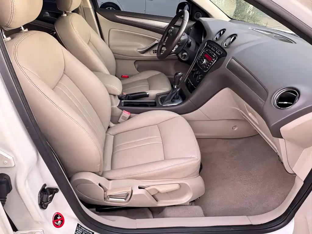 Ford Mondeo — миниатюра 12