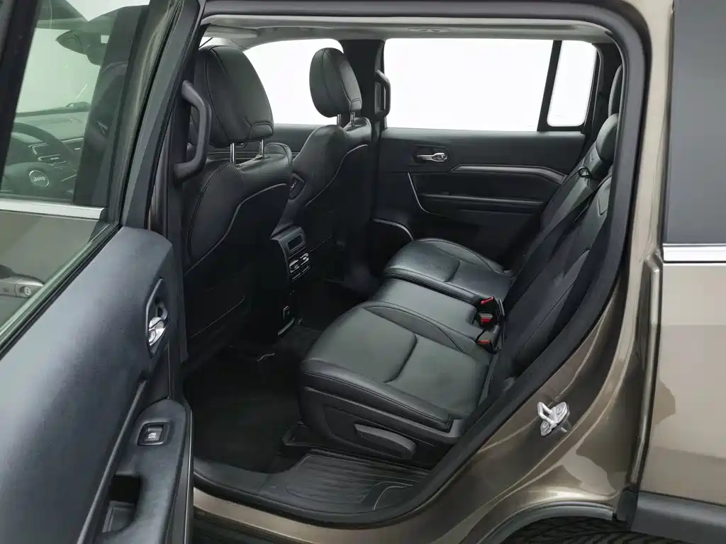 Jeep Commander — миниатюра 15