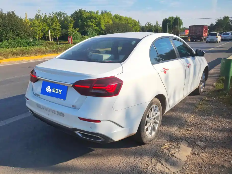 Geely Emgrand — миниатюра 3