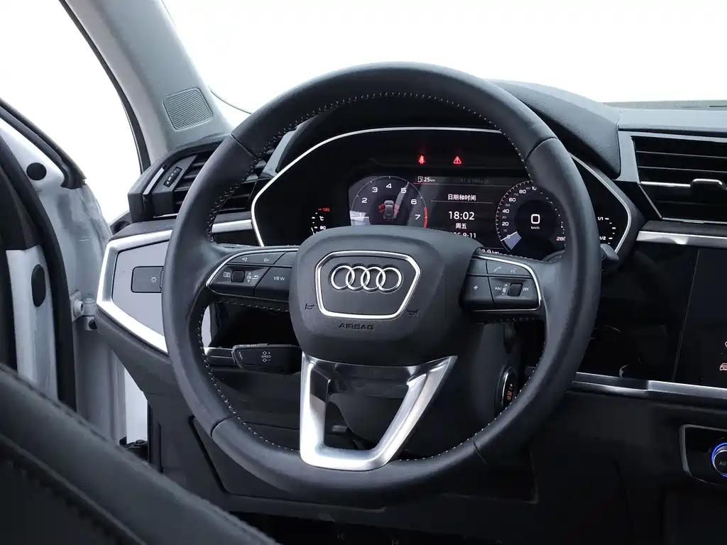 Audi Q3 — миниатюра 13