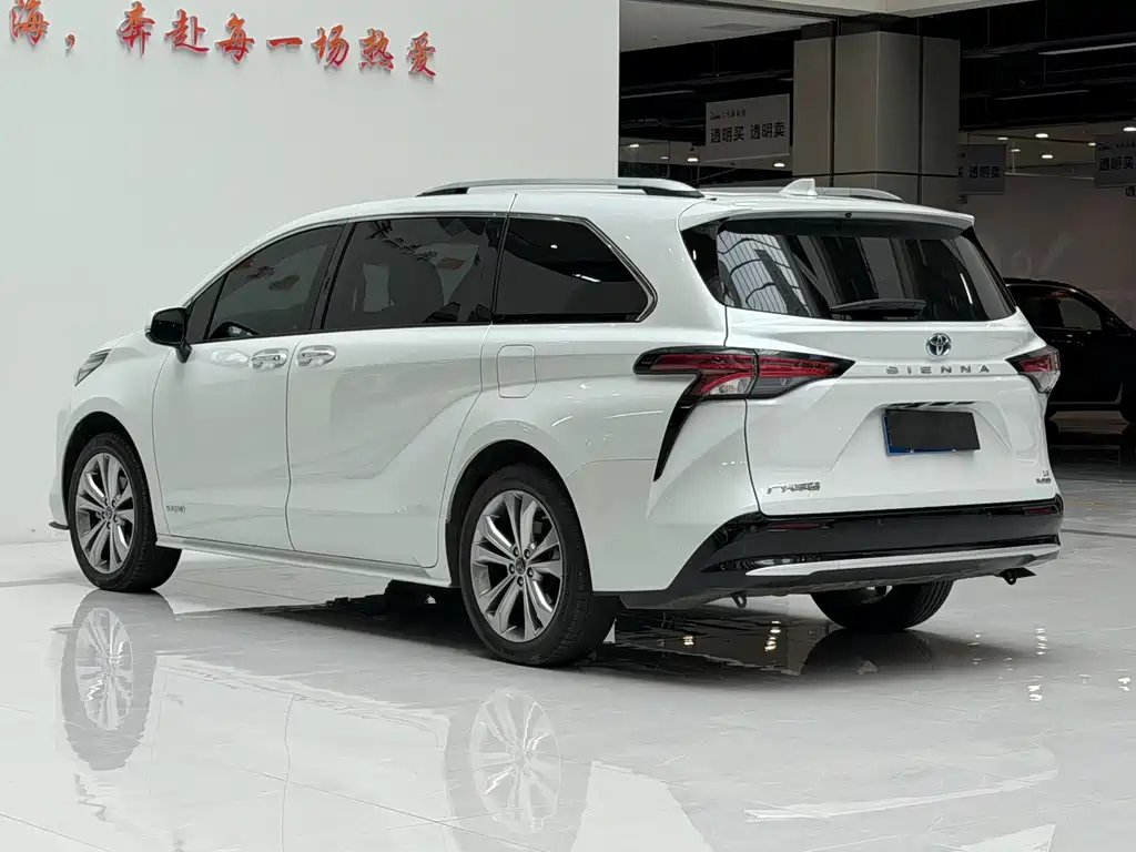 Toyota Sienna — миниатюра 9