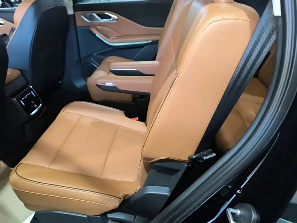 Hongqi Hongqi HS7 PHEV — миниатюра 17